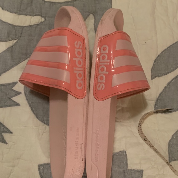 Adidas Pink and White Adilette Slides - Size 7 - EUC - Picture 5 of 10